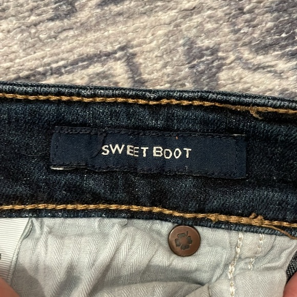 Lucky Brand Sweet Boot Jeans - Picture 6 of 8